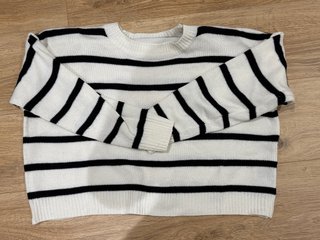 Jersey de rayas blanco y negro