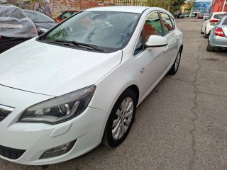 Opel Astra 2011
