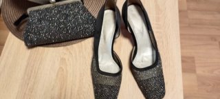 Zapatos y bolso a juego