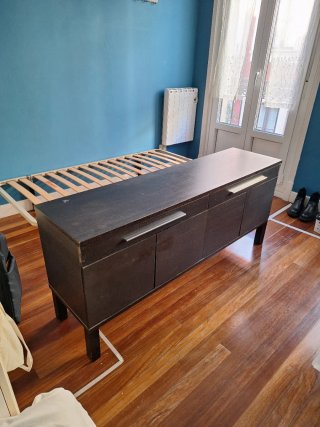Mueble de TV marron oscuro