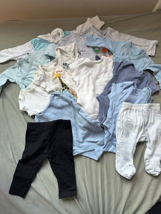 Lote 12 piezas de pijamas para bebé