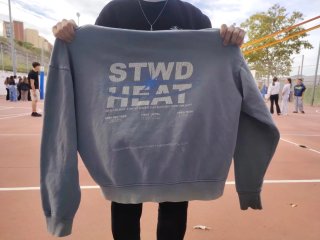 Sudadera Azul con Estampado
