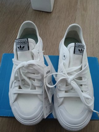 Zapatillas Adidas Nizza nuevas