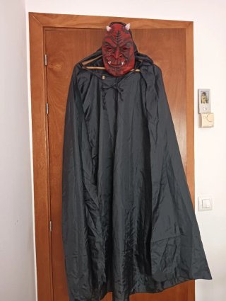 Disfraz de Demonio con Capa