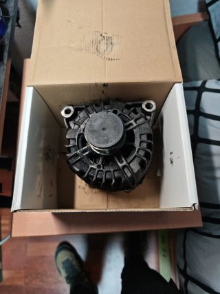 Alternador Peugeot 207 (averiado para piezas)