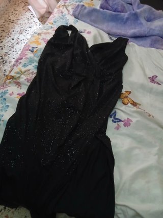 Vestido de fiesta negro con brillos