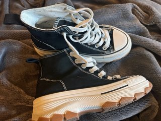 Zapatillas Negras Estilo Casual