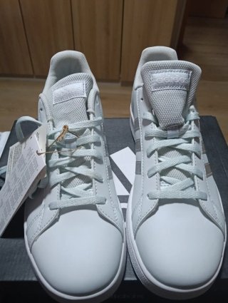 Zapatillas Adidas nuevas Talla 39
