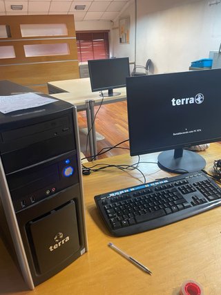 Ordenador Sobremesa Terra con Monitor