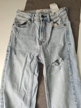 Pantalón vaquero Stradivarius azul