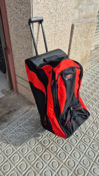 Maleta Trolley de Lona Roja y Negra