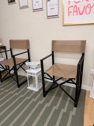 Conjunto 2 Sillas, Mesa Auxiliar y Alfombra
