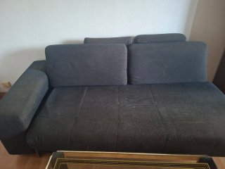 Sofá y mesa de centro