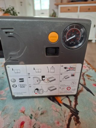 Inflador de neumáticos original SEAT