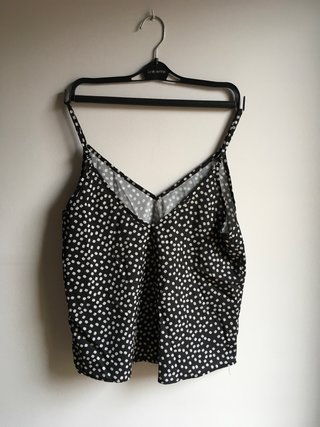 Camiseta de tirantes negra con estampado