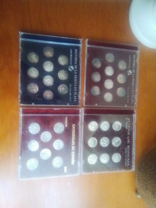 Colección de 4 Estuches de Monedas de Plata