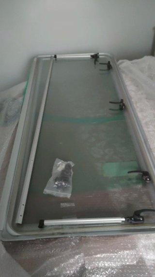 Ventana abatible para autocaravana Carado o Hymer