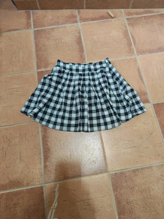 Falda de cuadros blanco y negro