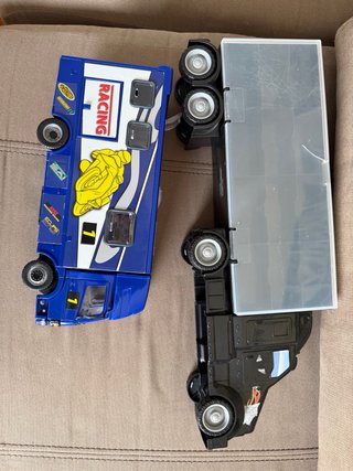 Camion portacoches y autocaravana