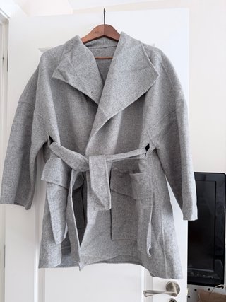 Abrigo de mezcla de lana gris