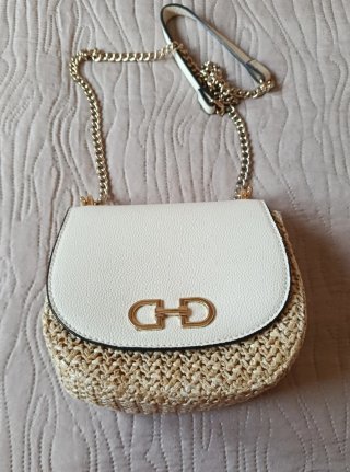 Bolso bandolera con cadena