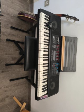 Teclado Electrónico RockJam con Soporte y Banqueta