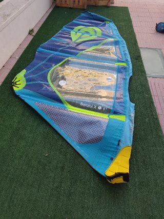 Vela de Windsurf Goya Banzai X Pro 4.7