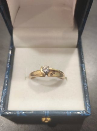Anillo de oro 18K