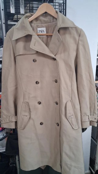 Gabardina Trench marca ZARA Beige Talla M