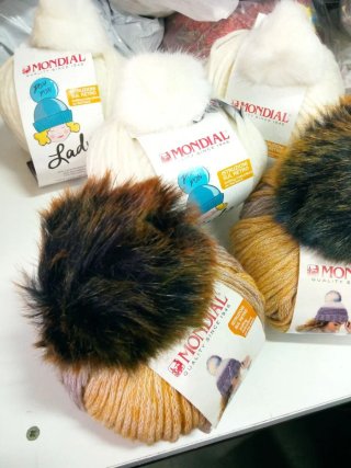 Ovillos Mondial especial gorros con Pompón unidad