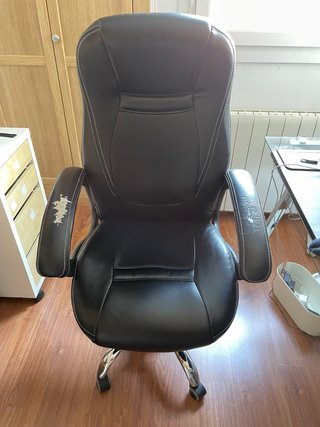 Silla de oficina ergonómica negra