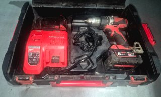 Taladro Percutor Milwaukee M18BLPD2