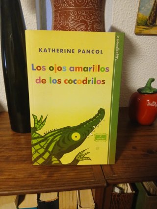 Los ojos amarillos de los cocodrilos