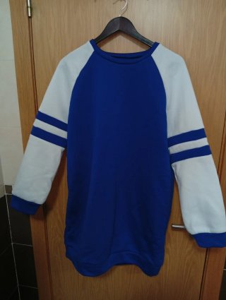 Vestido azul de invierno de mujer