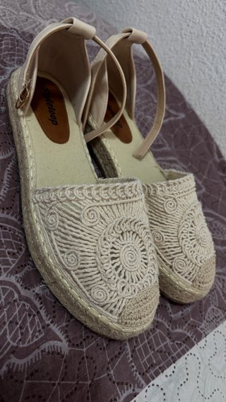 Sandalias Beige Styleoop