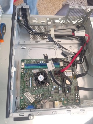 Placa base con chasis de ordenador