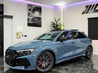 Audi RS3 SPORTBACK PAQUETE CARBONO NUEVO
