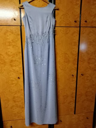 Espectacular vestido largo con pedrería