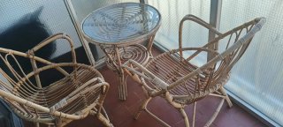 Set de mimbre: mesa redonda y 2 sillas