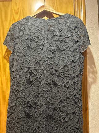 Vestido de encaje gris