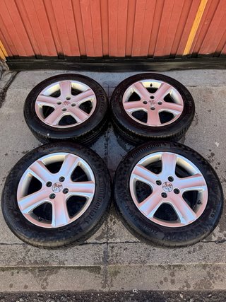 4 Llantas Peugeot 16 pulgadas con neumáticos