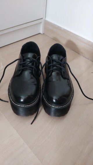 Zapatos con plataforma estilo Dr. Martens