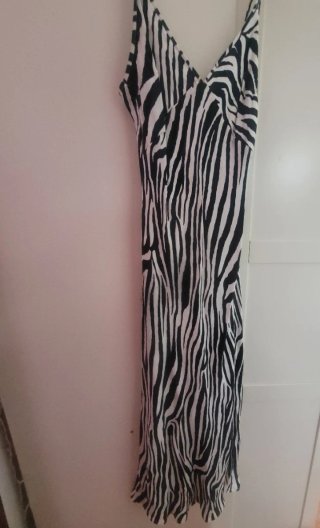 Vestido satinado estampado cebra