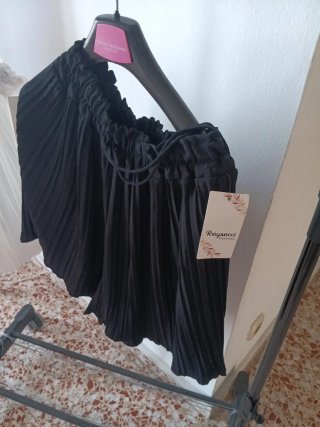 Short Plisado Negro Raysacci