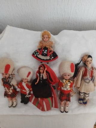 Set di 5 Vecchie Bambole Regionali