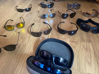 Lote 12 gafas de sol Adidas y otras + 2 fundas