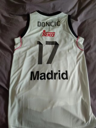 Camiseta Baloncesto Real Madrid Doncic 17 original