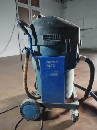 Aspirador Industrial Nilfisk Alto SQ 8
