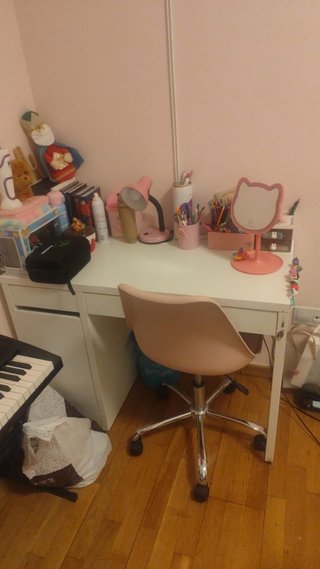 Escritorio IKEA y silla
