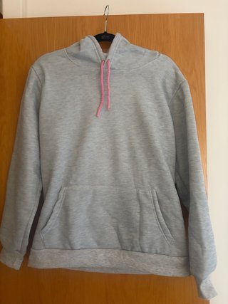 Sudadera Gris con Capucha